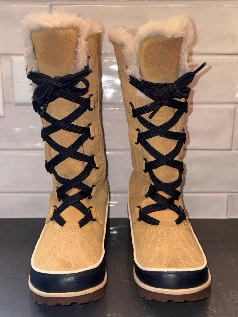 Sorel Women's Tan Suede Lace-Up Winter Boots with Faux Fur Trim Size 7.5 Tan